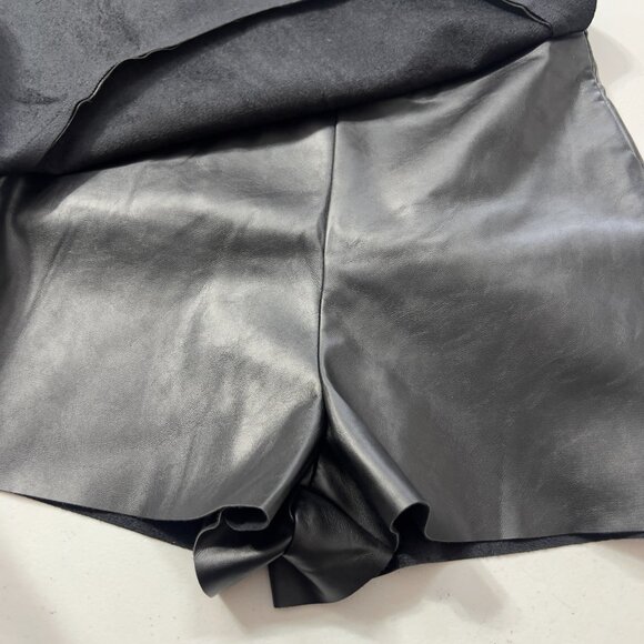 DO+BE Black Faux Leather Ruffle Skort Trendy – Women’s Small - Picture 3 of 8